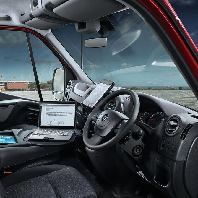 Movano Van Interior Cabin | Peter Vardy Vauxhall