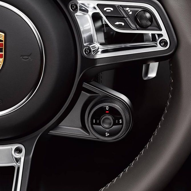Porsche Boxster Sports Steering Wheel | Peter Vardy